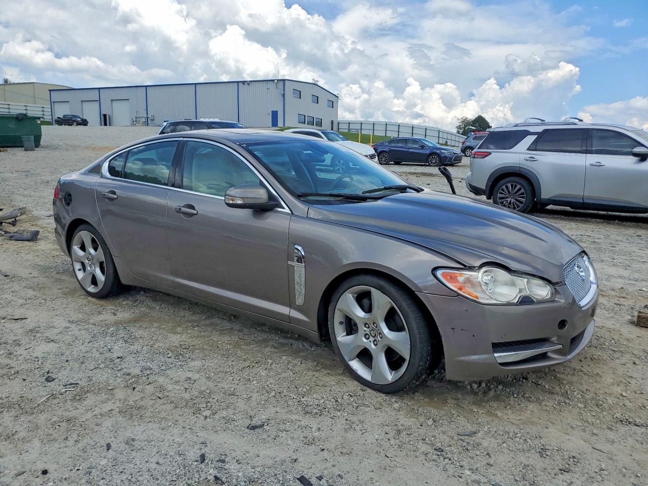 2009 JAGUAR XF