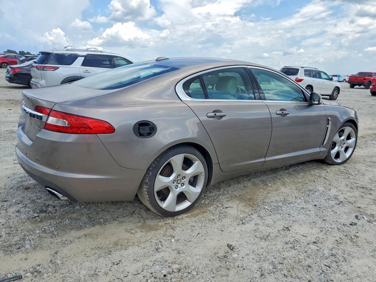 2009 JAGUAR XF