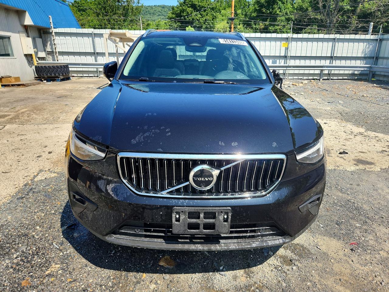 2025 VOLVO XC40