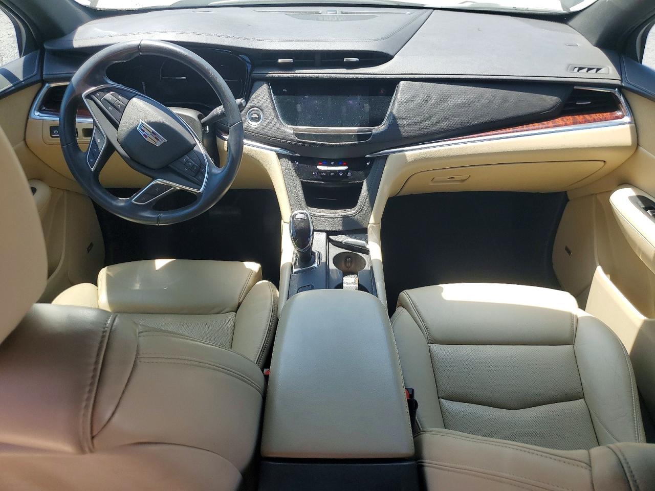 2017 CADILLAC XT5