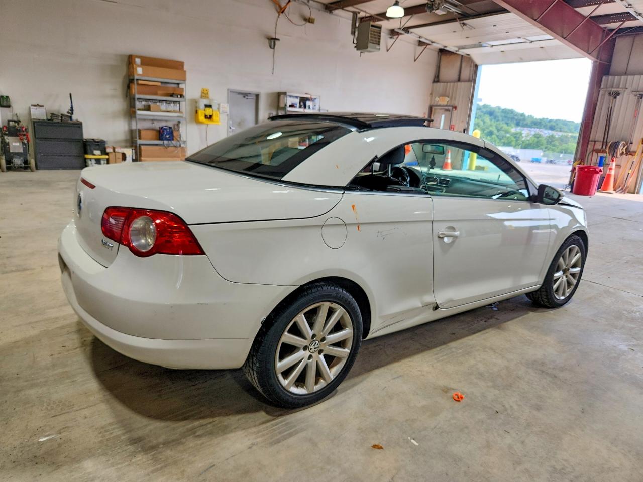 2009 VOLKSWAGEN EOS