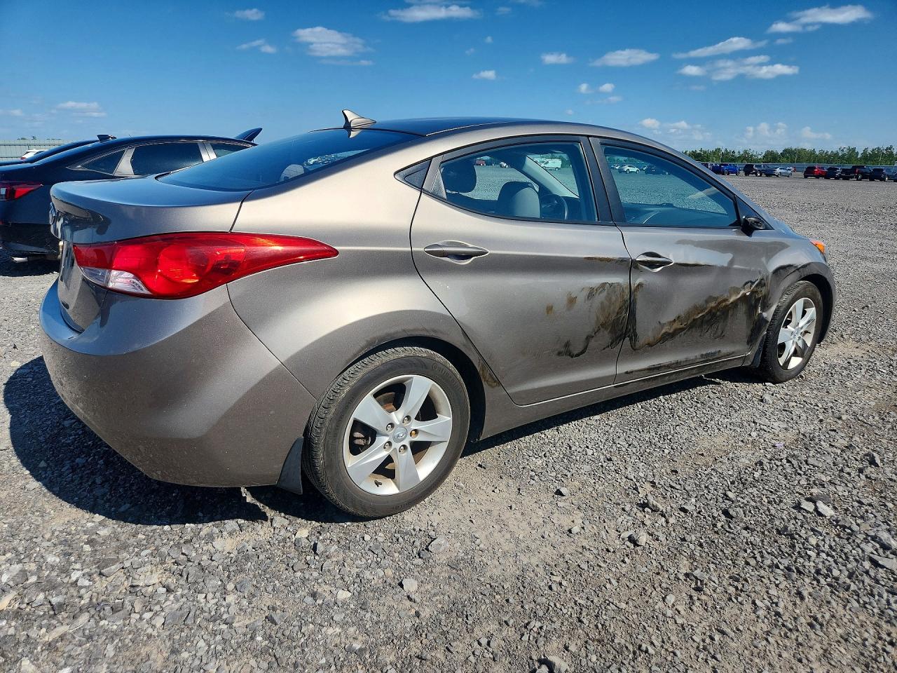 2013 HYUNDAI ELANTRA
