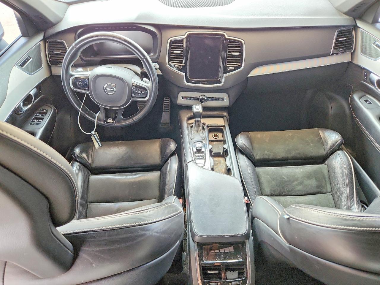 2016 VOLVO XC90