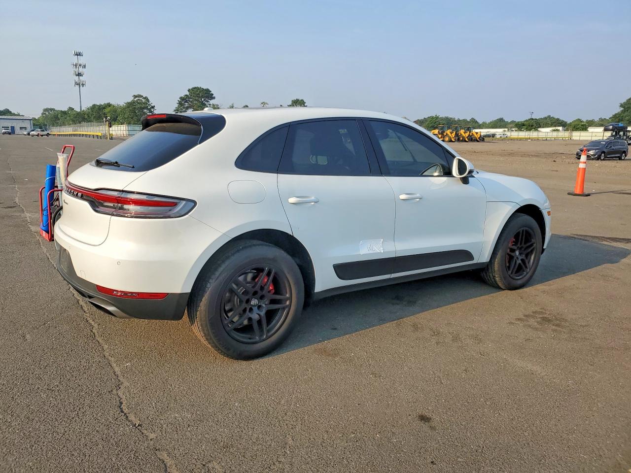 2021 PORSCHE MACAN
