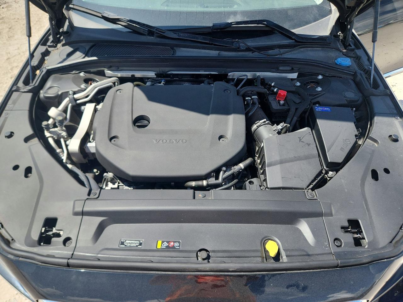 2023 VOLVO S90