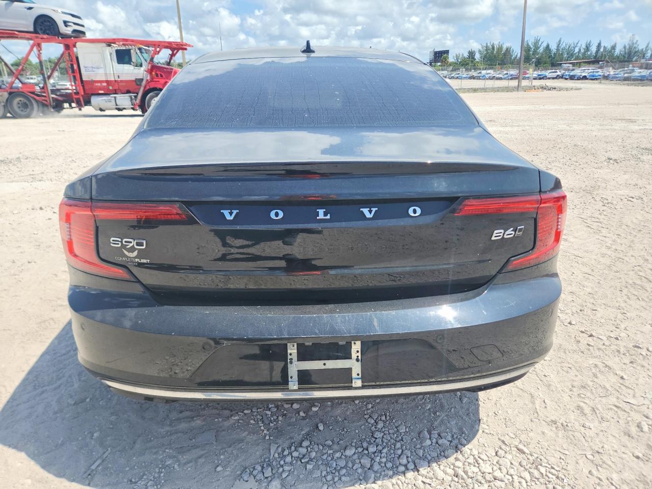 2023 VOLVO S90