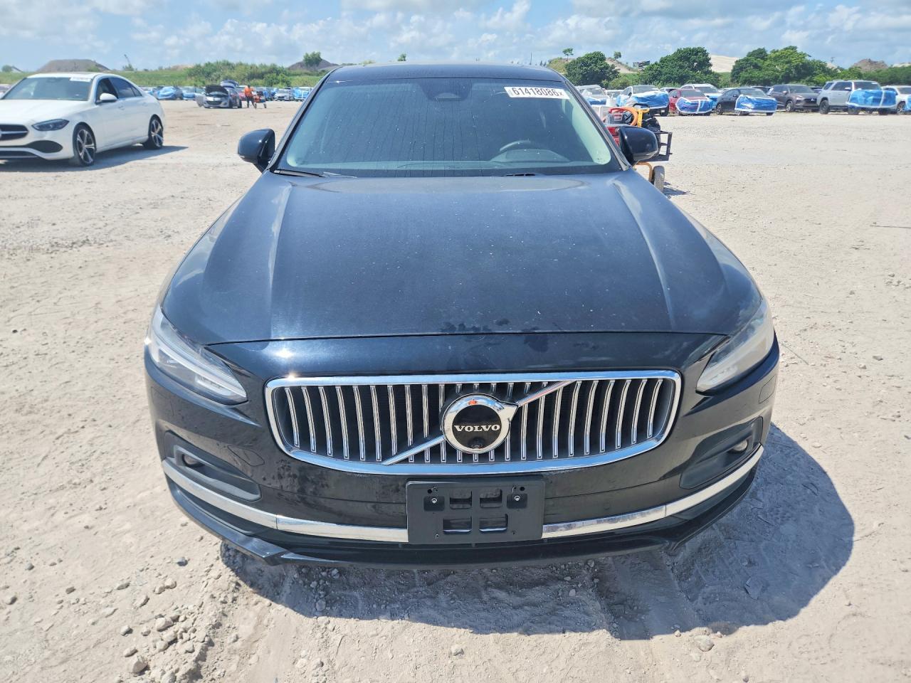 2023 VOLVO S90