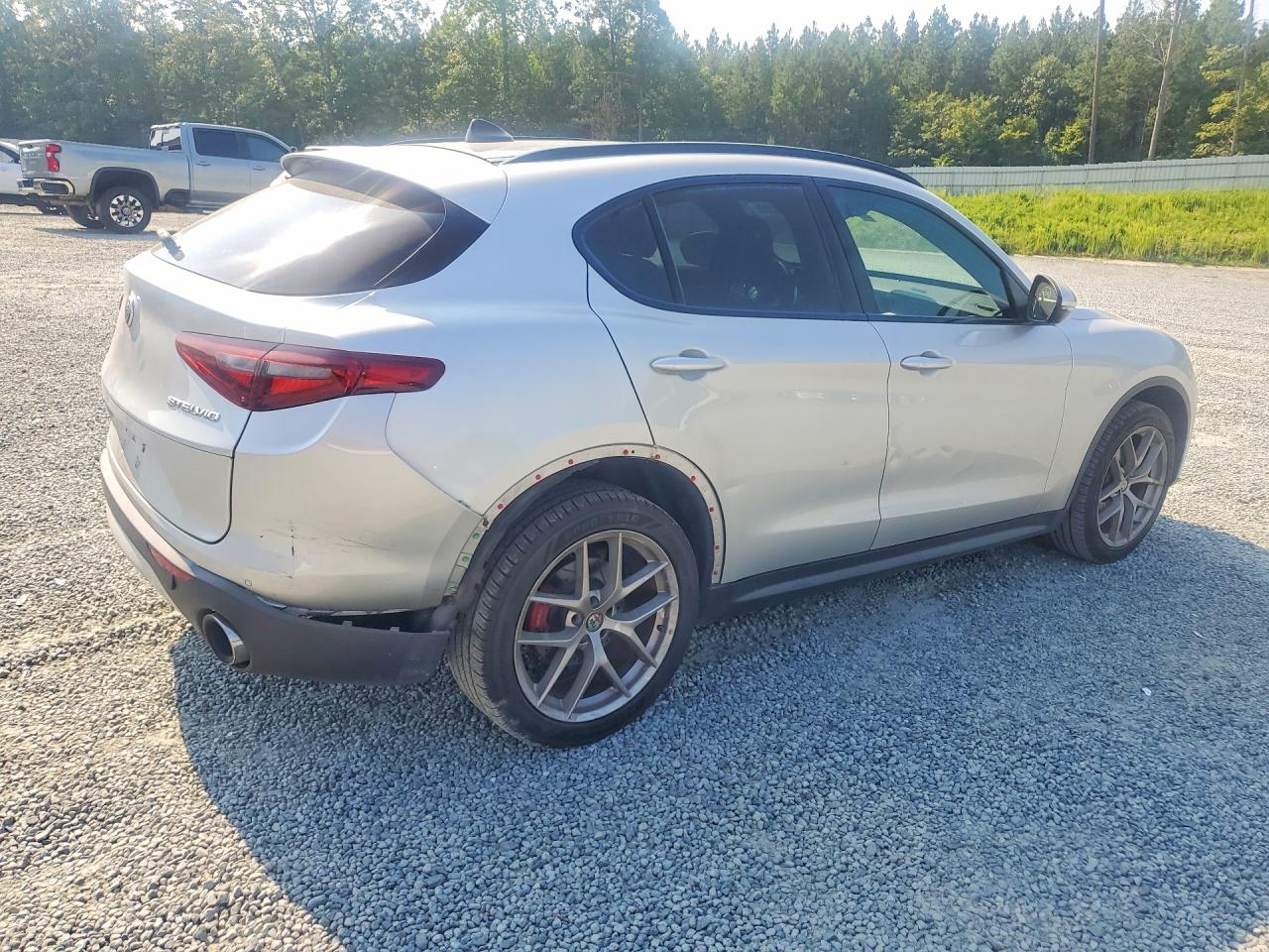 2018 ALFA ROMEO STELVIO