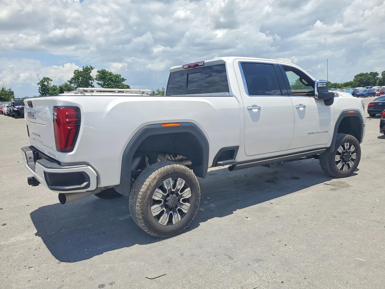 2024 GMC SIERRA