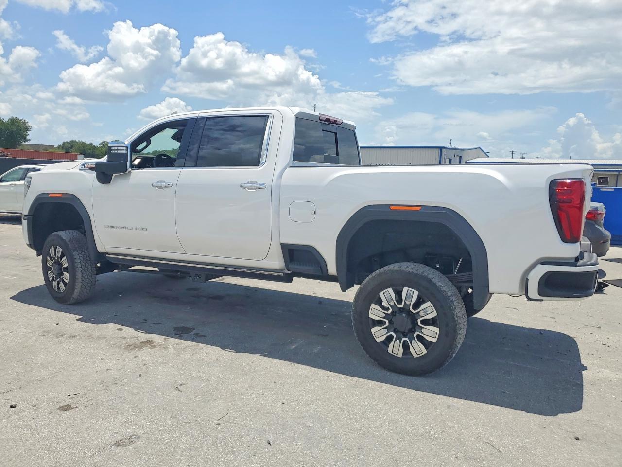 2024 GMC SIERRA
