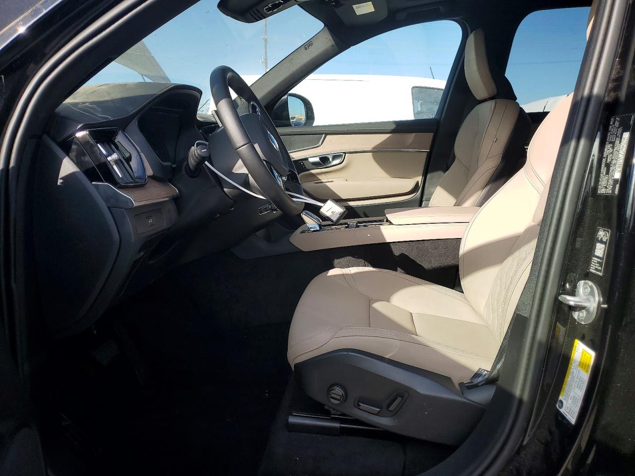 2026 VOLVO XC90