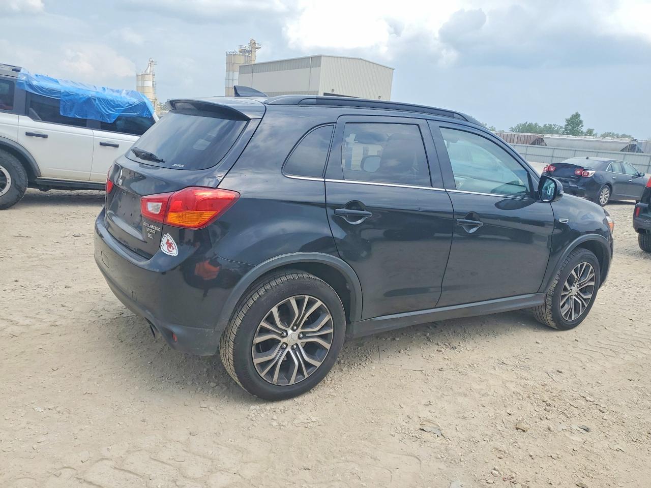 2017 MITSUBISHI OUTLANDER