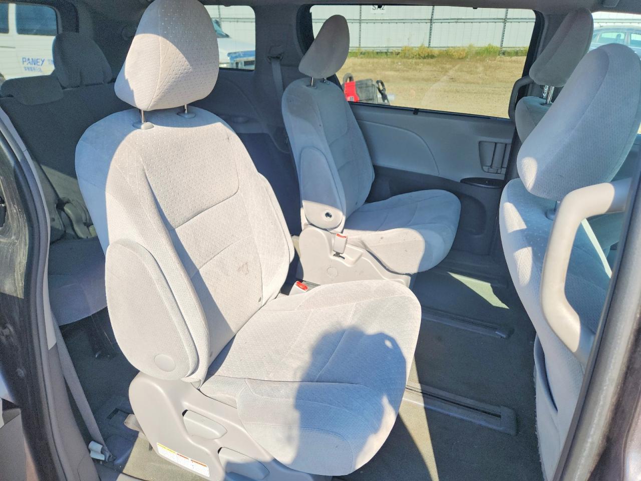 2015 TOYOTA SIENNA LE