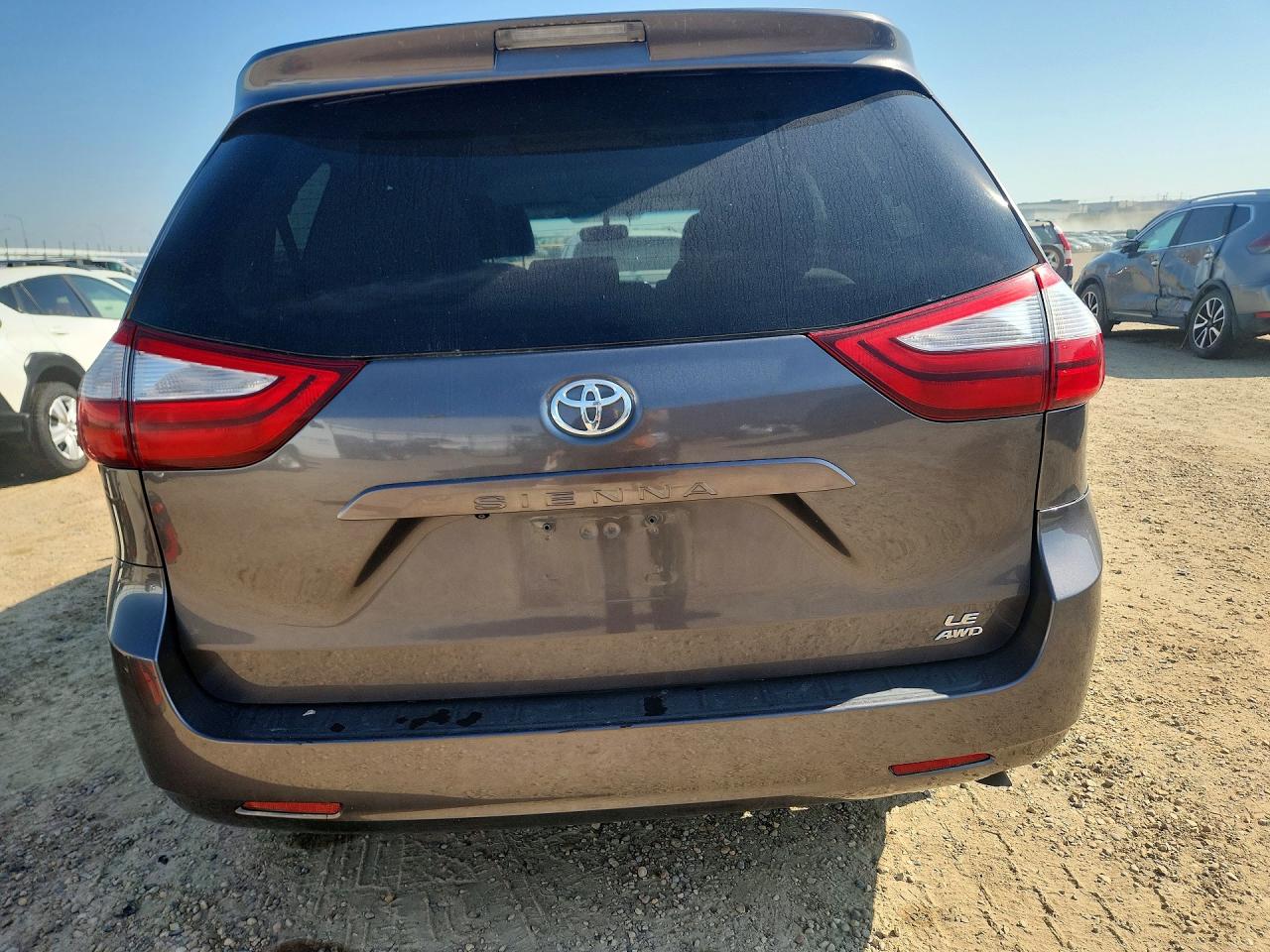 2015 TOYOTA SIENNA LE