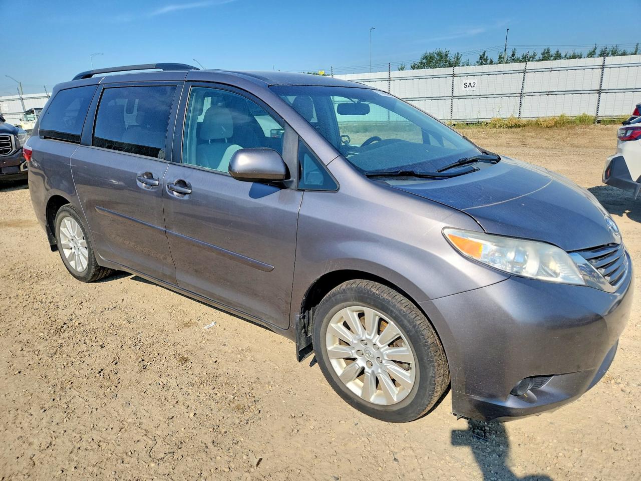 2015 TOYOTA SIENNA LE