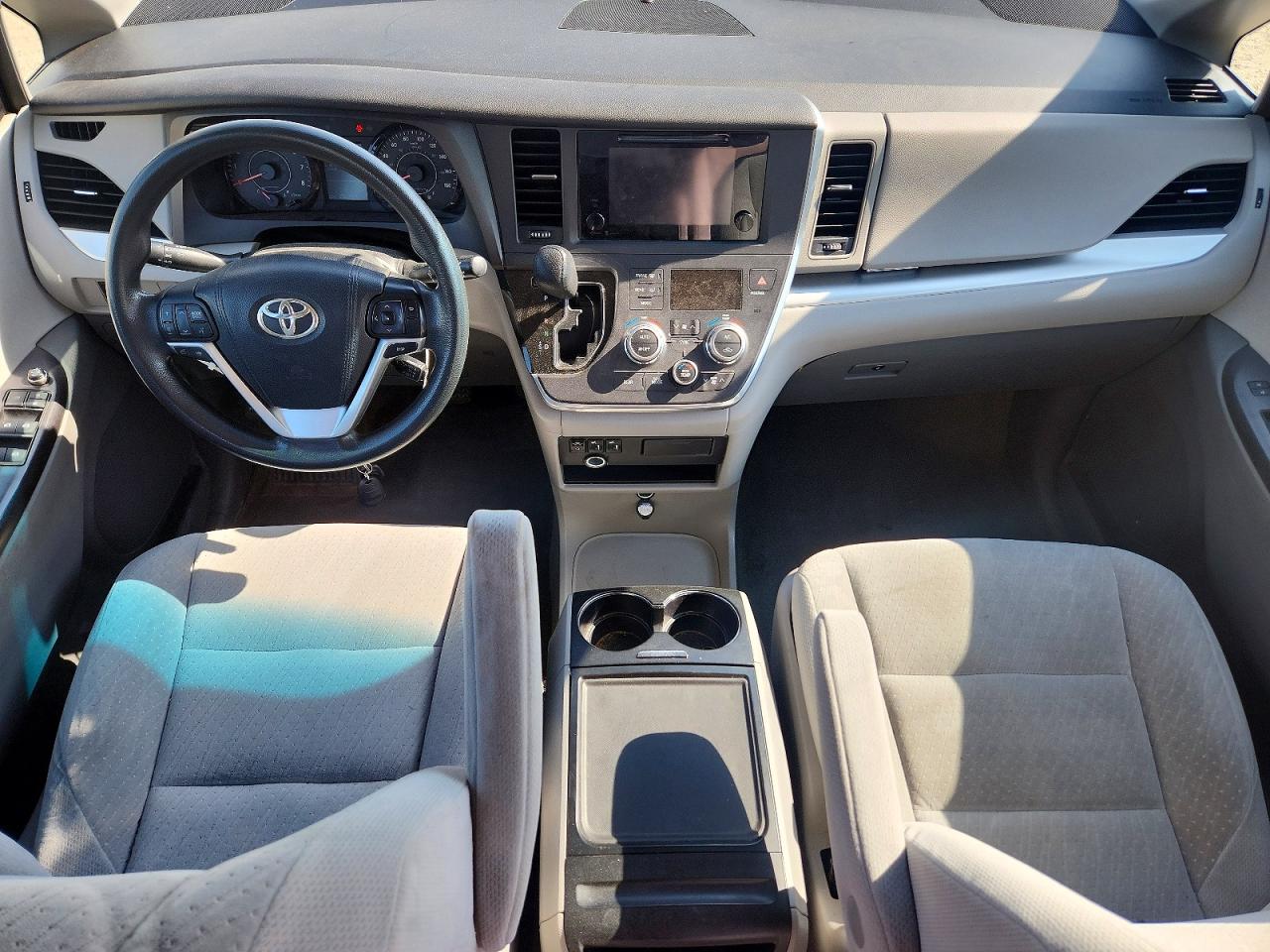 2015 TOYOTA SIENNA LE