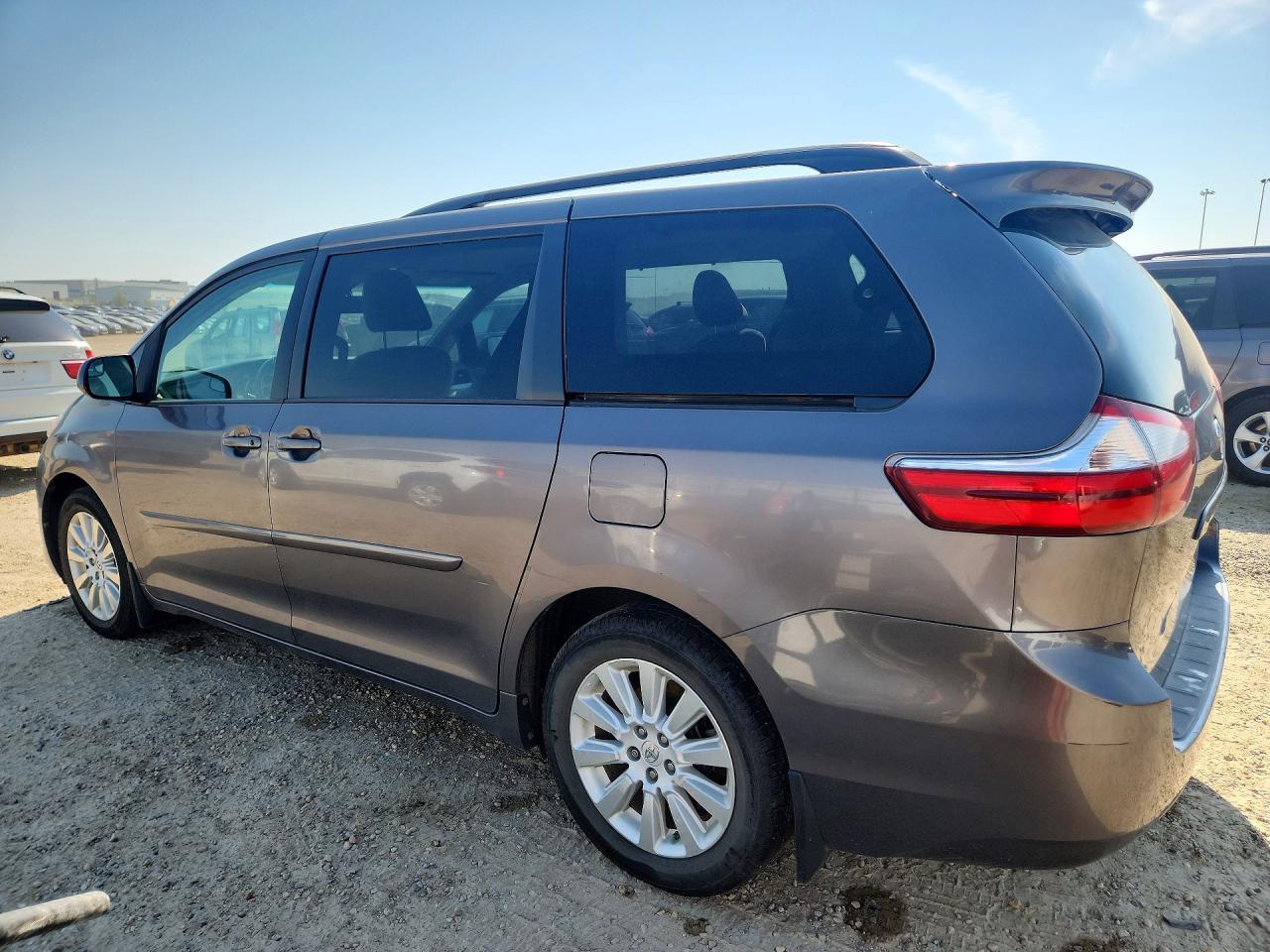 2015 TOYOTA SIENNA LE
