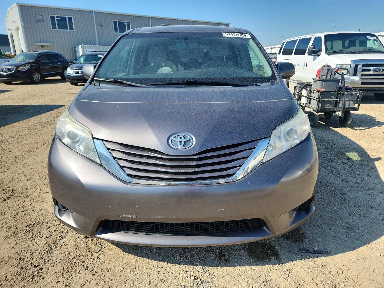 2015 TOYOTA SIENNA LE