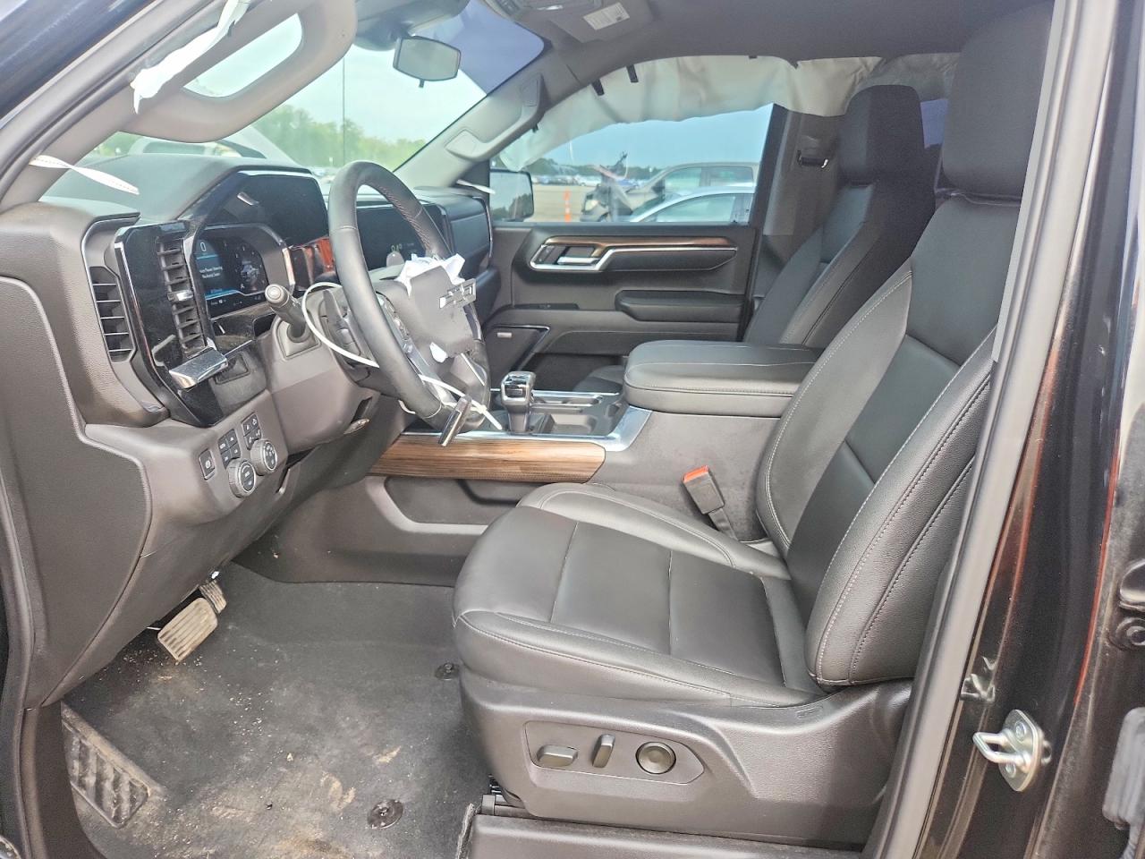 2025 CHEVROLET SILVERADO