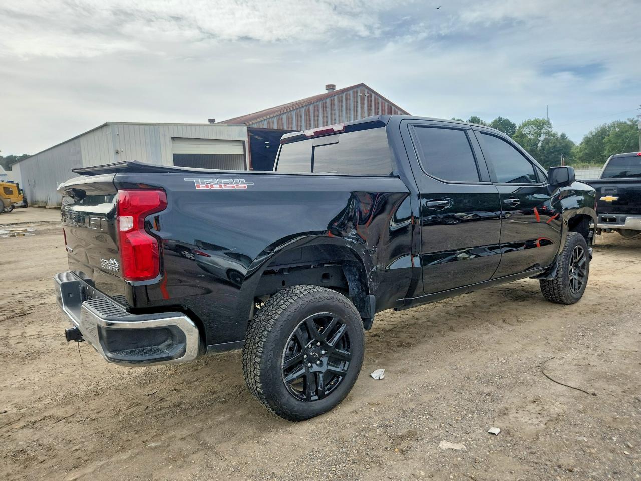2025 CHEVROLET SILVERADO