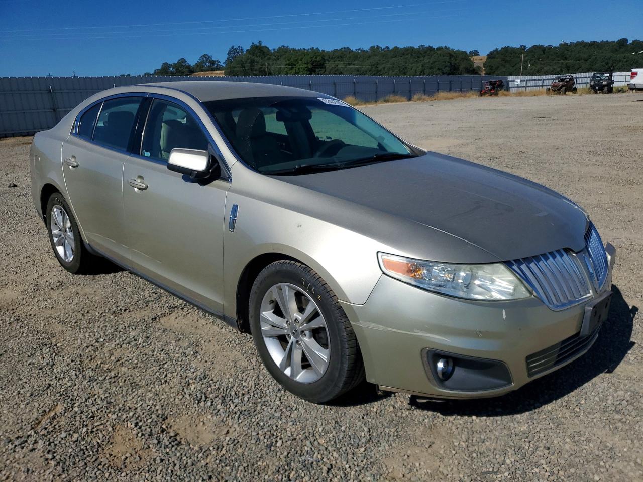 2010 LINCOLN MKS