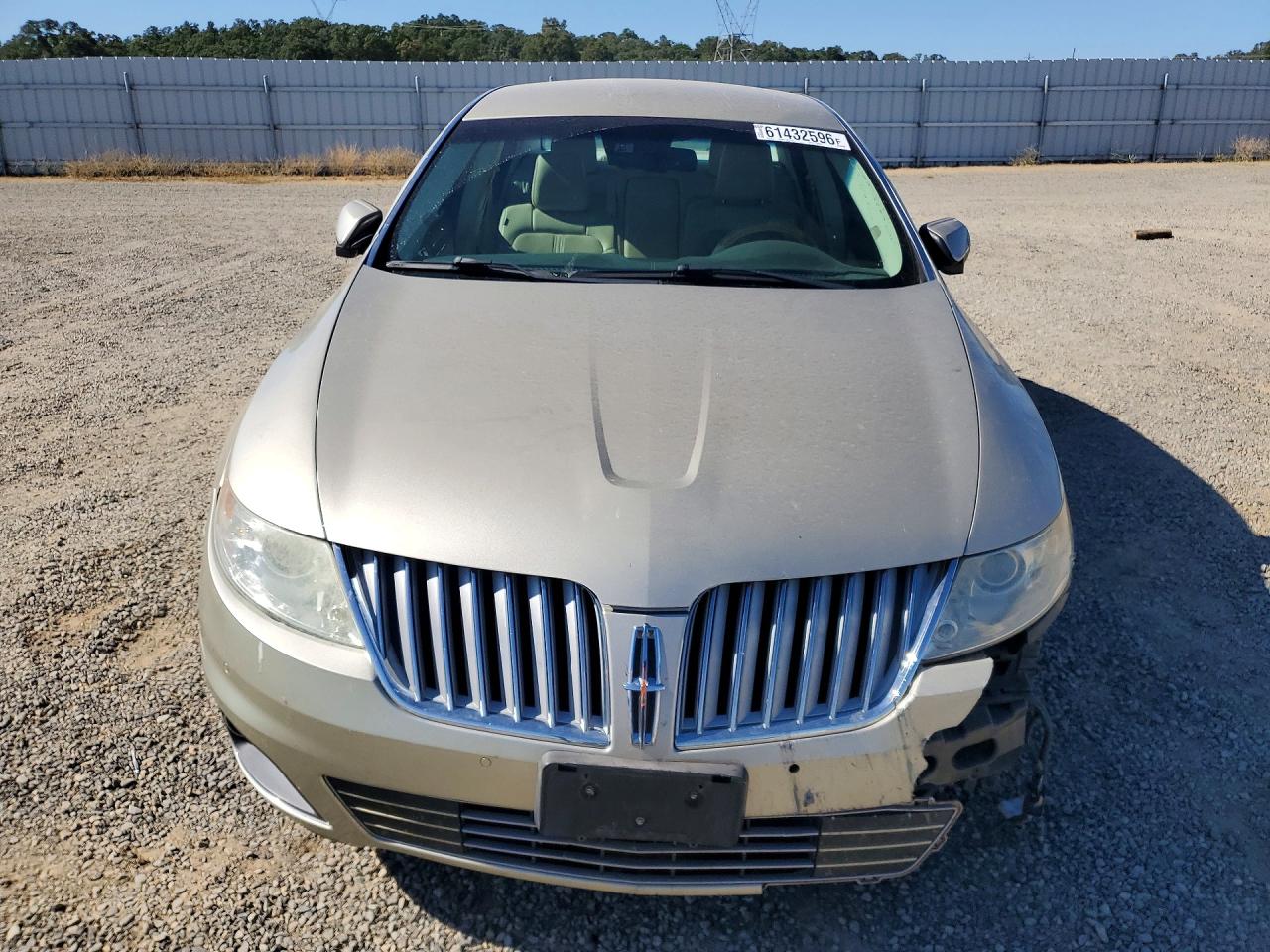 2010 LINCOLN MKS