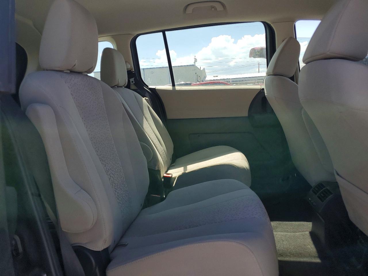 2012 MAZDA 5