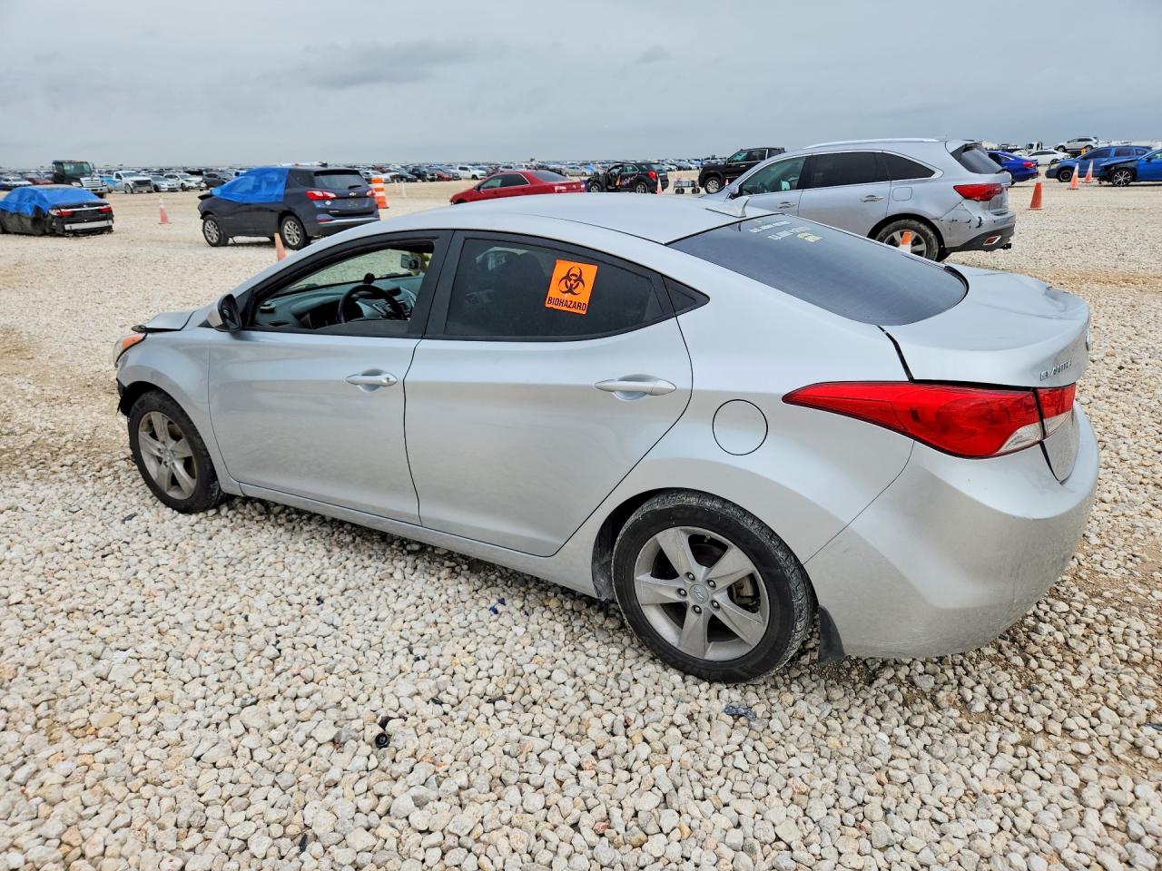 2013 HYUNDAI ELANTRA