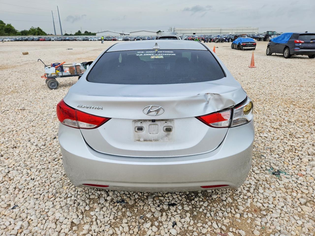 2013 HYUNDAI ELANTRA