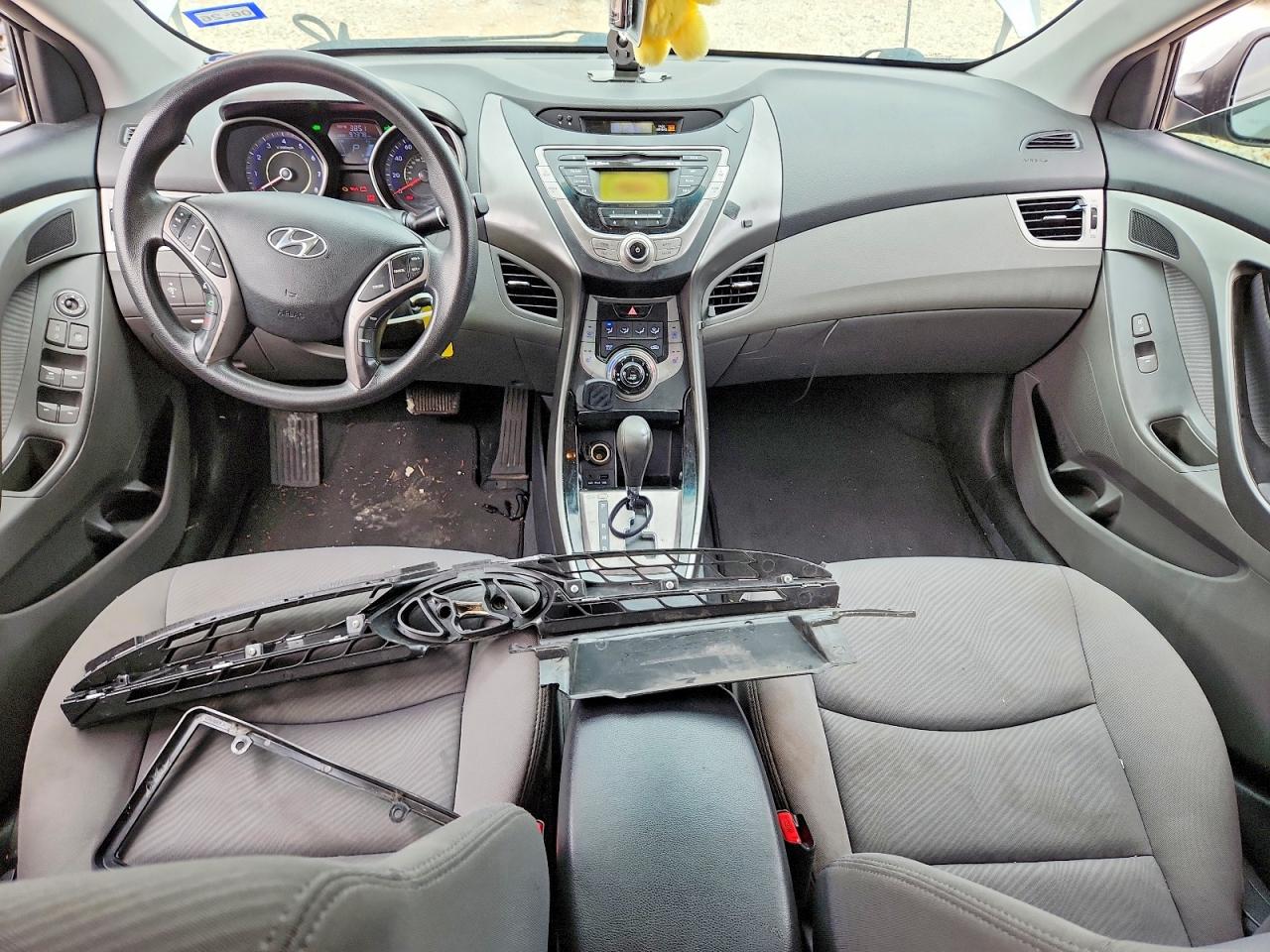 2013 HYUNDAI ELANTRA