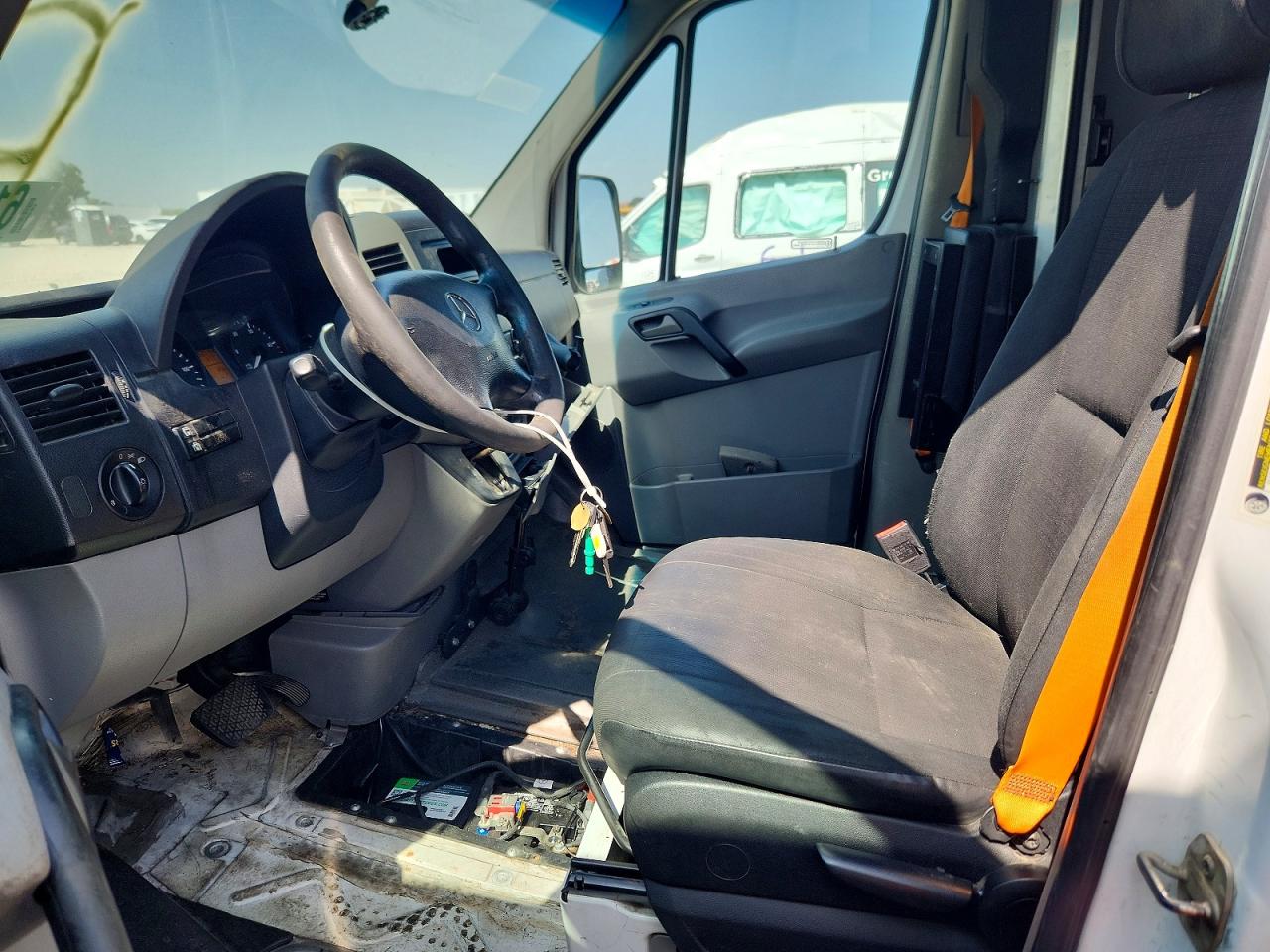 2014 MERCEDES-BENZ SPRINTER 2