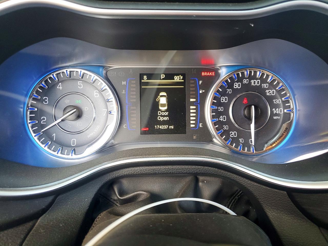 2015 CHRYSLER 200