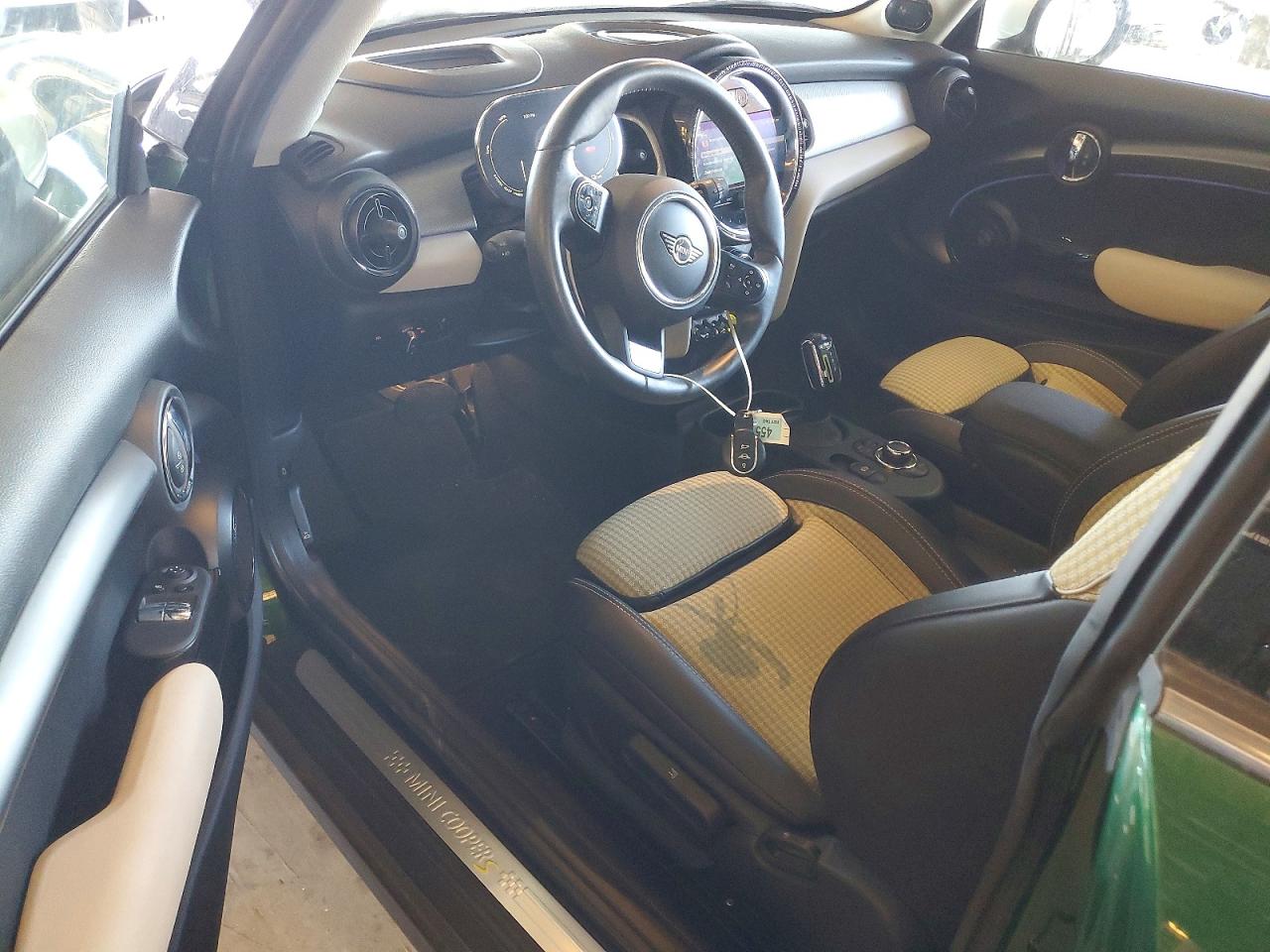 2023 MINI COOPER