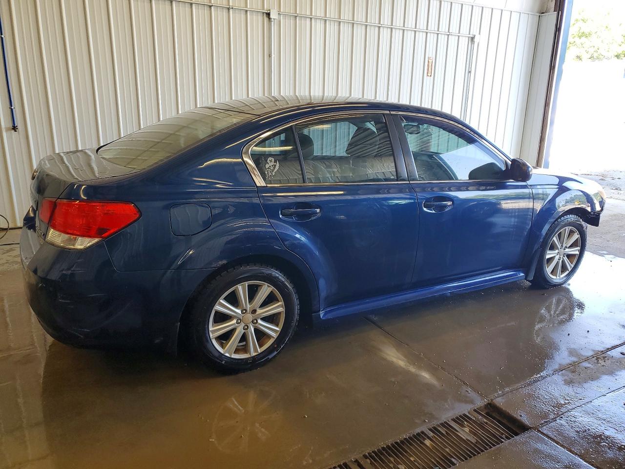 2011 SUBARU LEGACY
