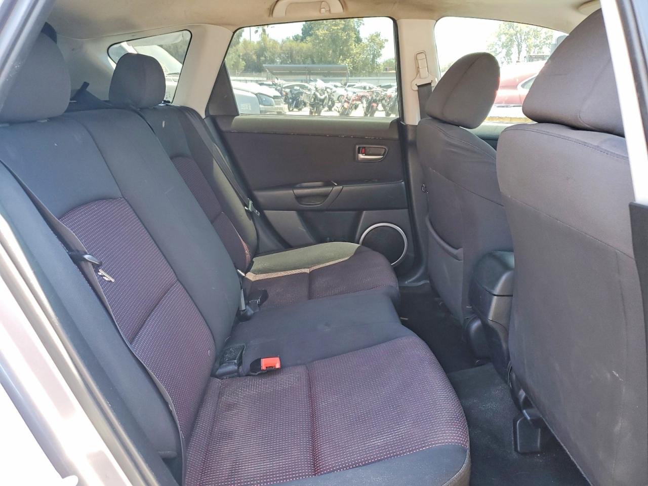 2004 MAZDA MAZDA3