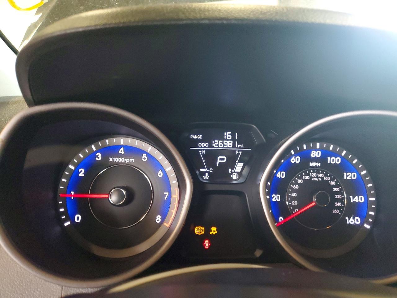 2013 HYUNDAI ELANTRA