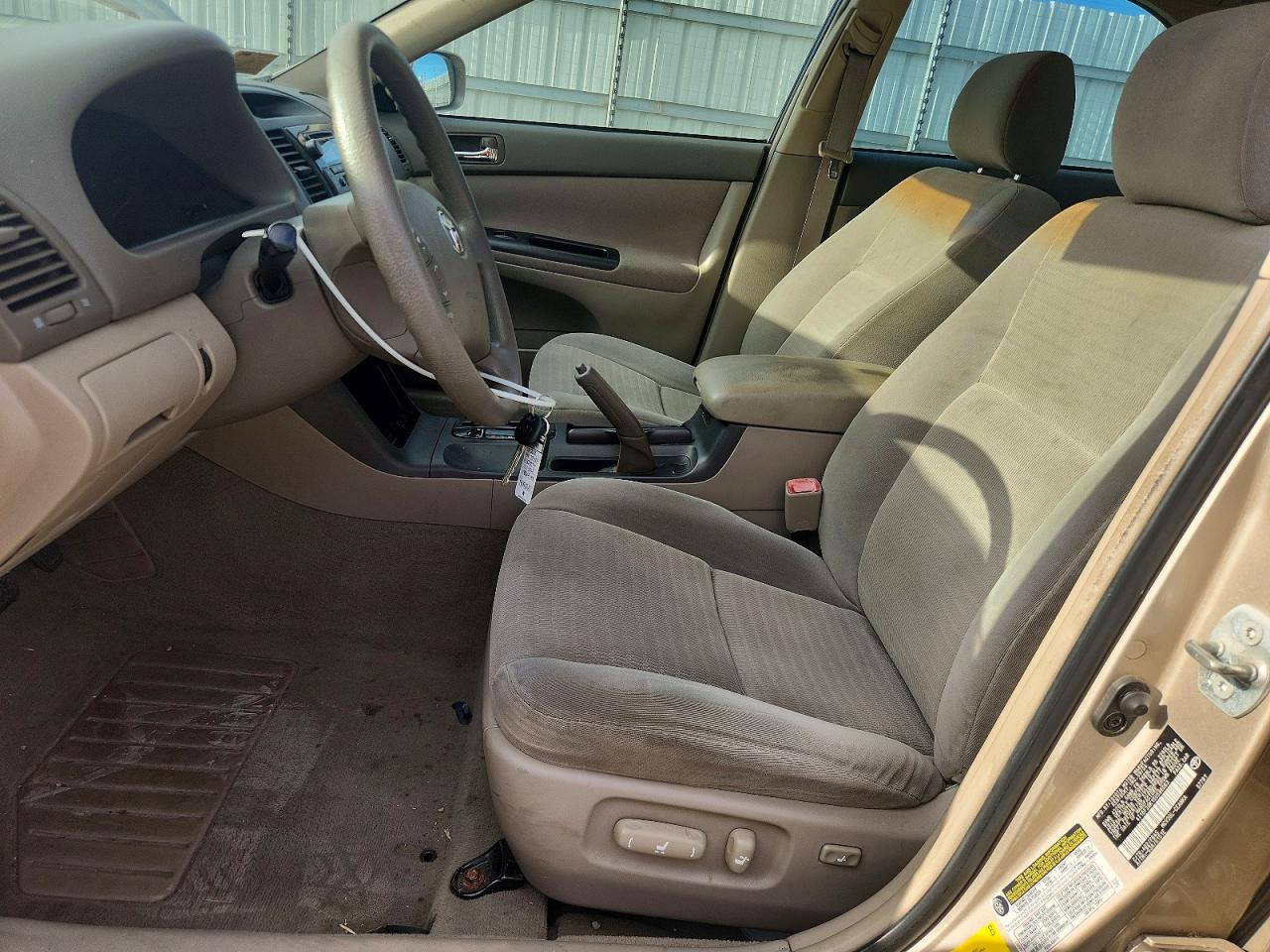 2005 TOYOTA CAMRY LE V