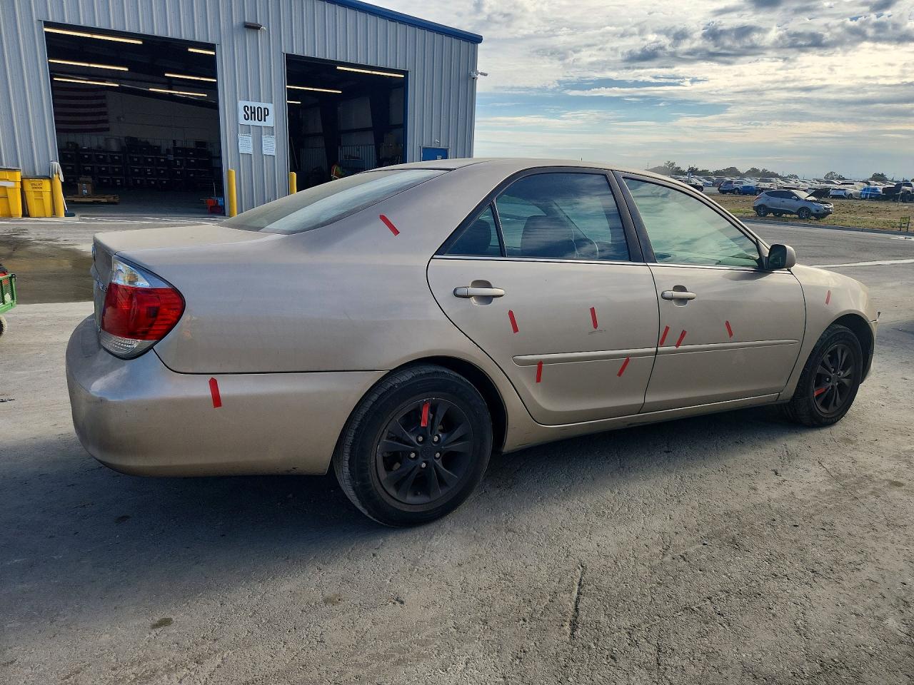 2005 TOYOTA CAMRY LE V