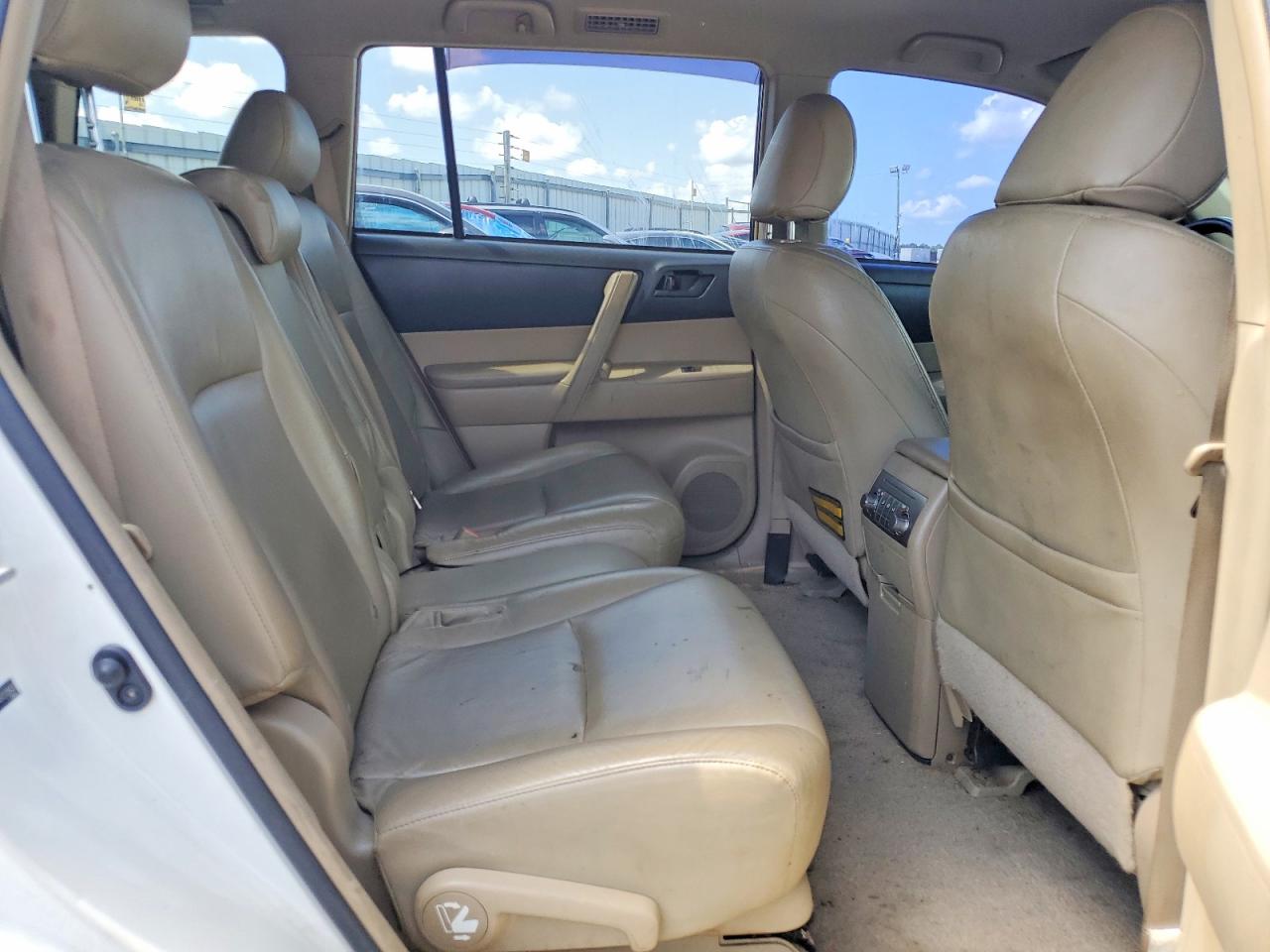 2009 TOYOTA HIGHLANDER