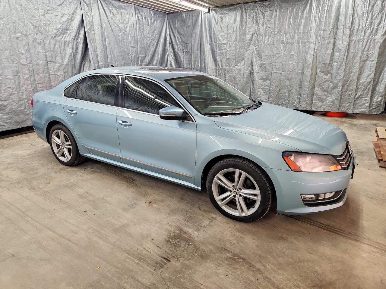 2013 VOLKSWAGEN PASSAT