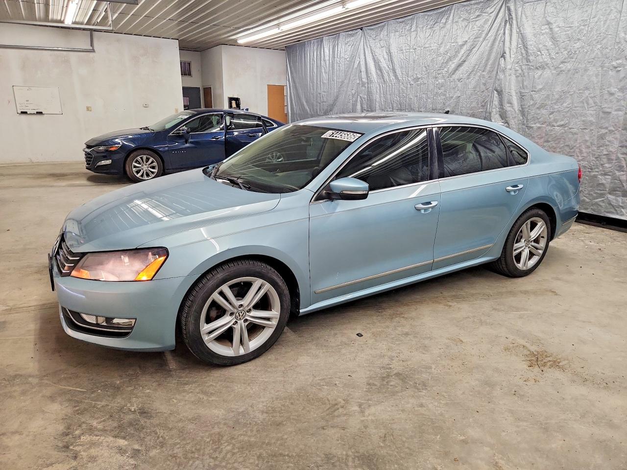 2013 VOLKSWAGEN PASSAT