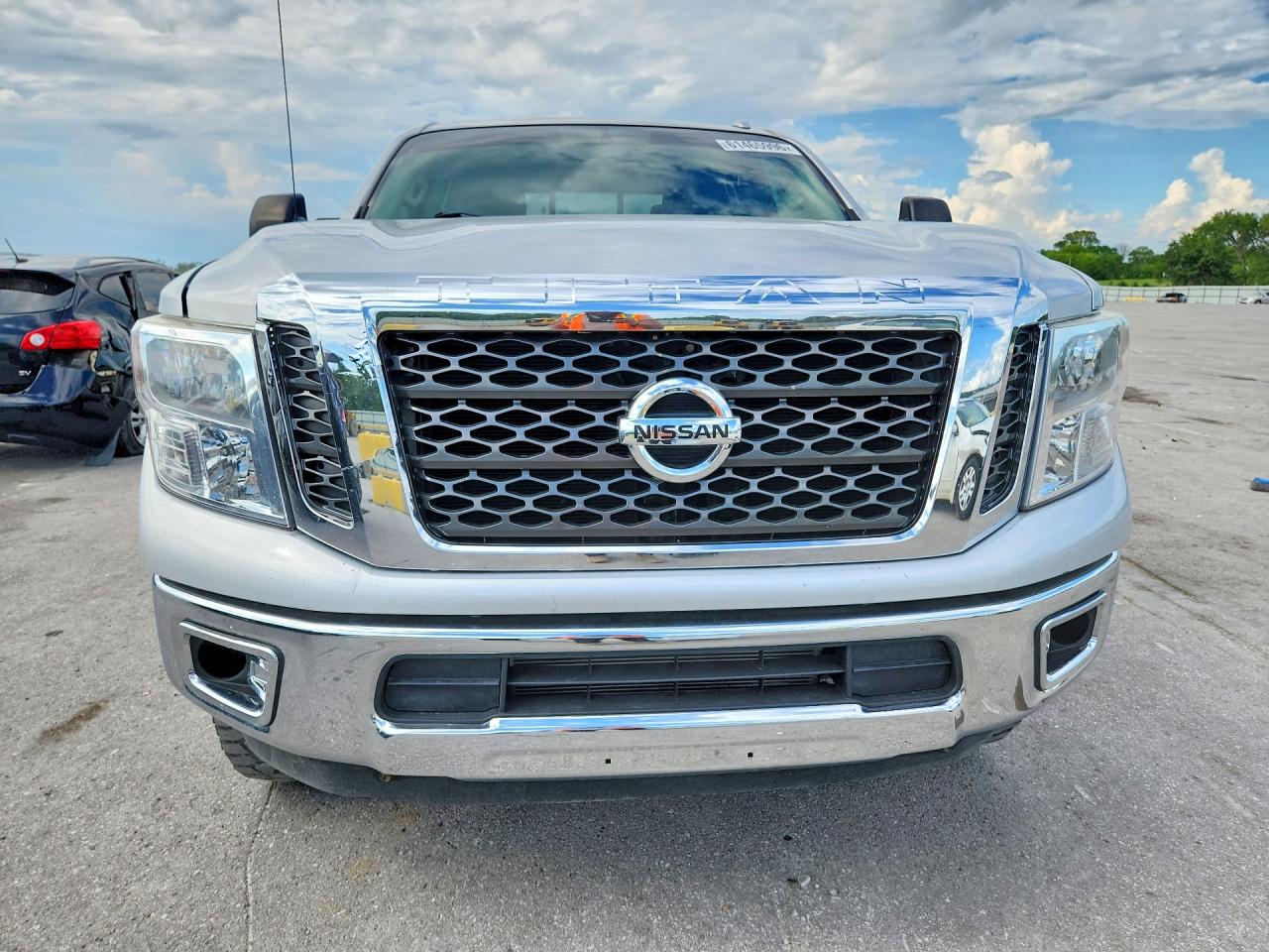 2017 NISSAN TITAN