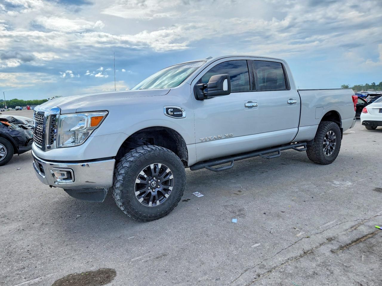 2017 NISSAN TITAN