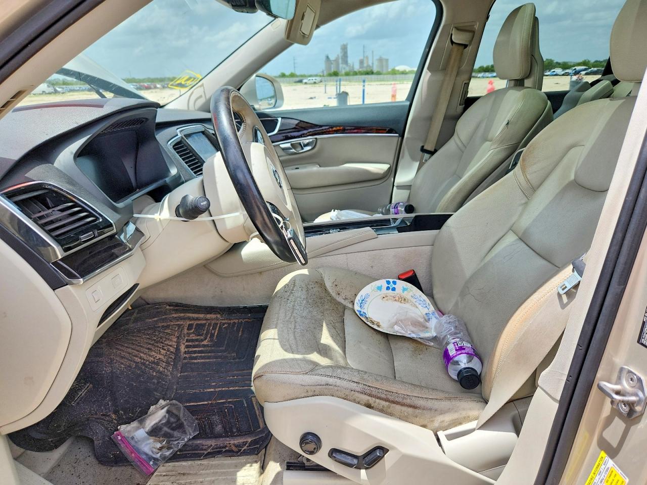 2016 VOLVO XC90
