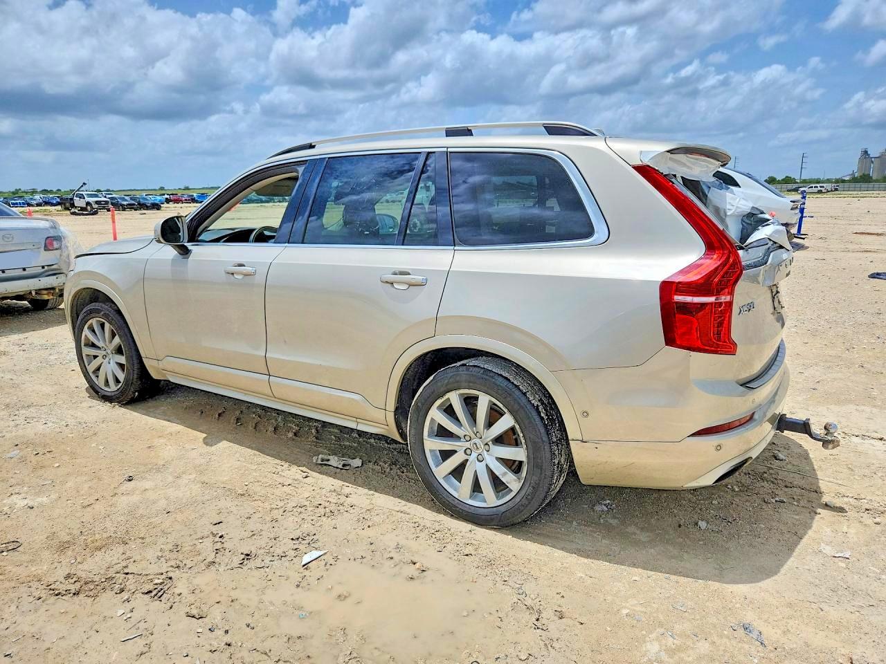 2016 VOLVO XC90