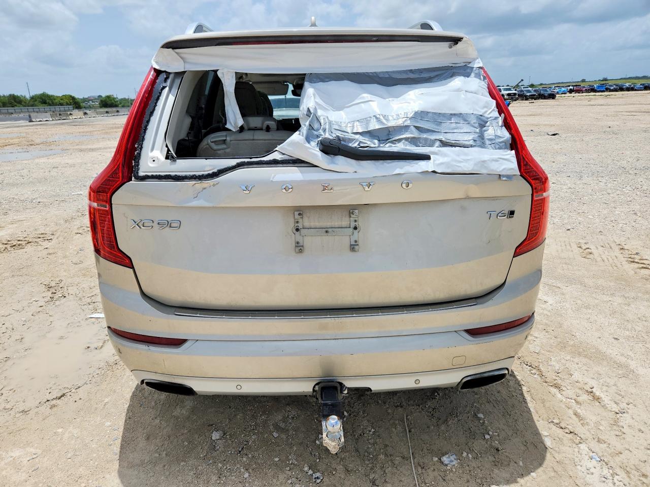 2016 VOLVO XC90