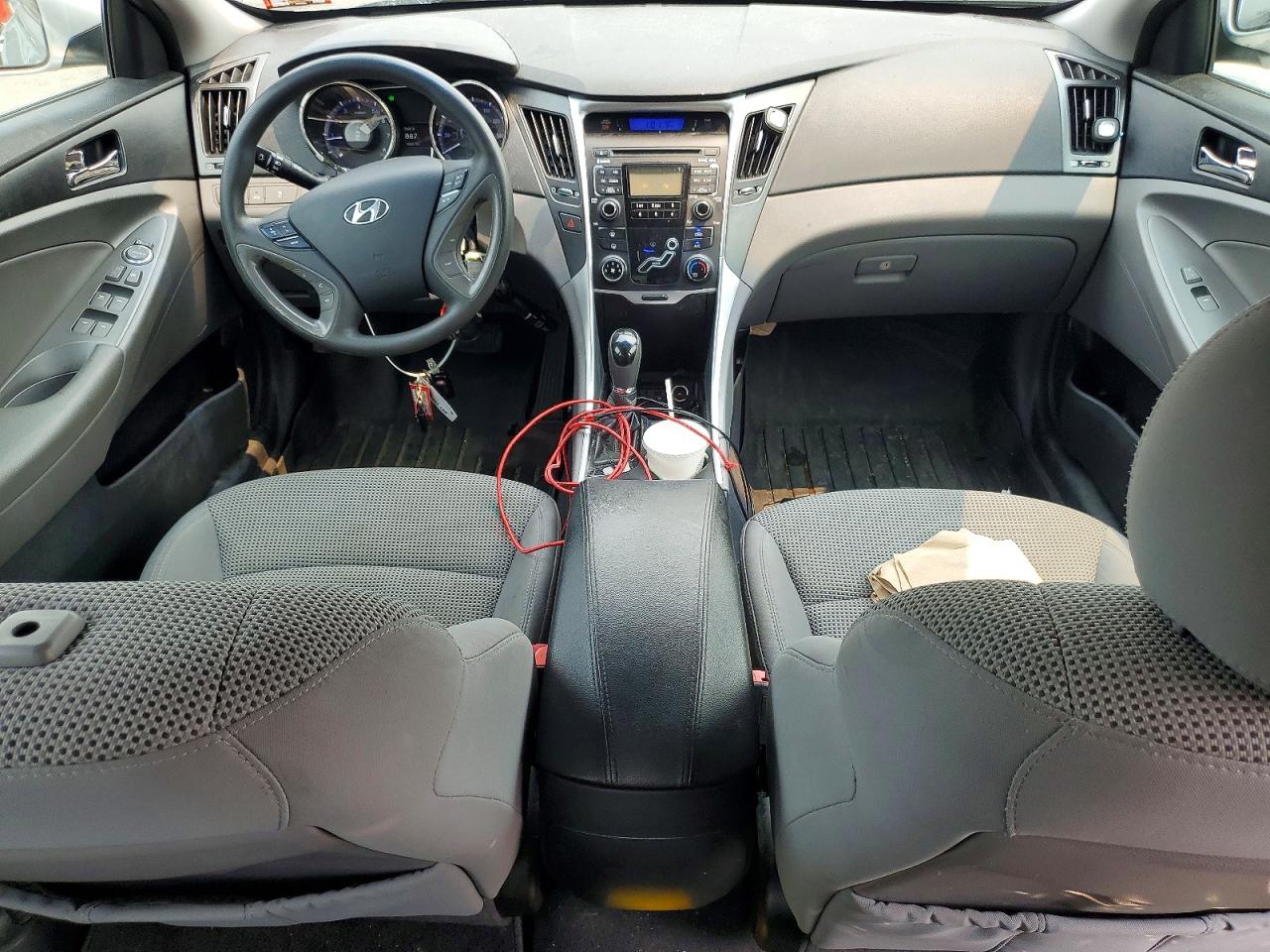 2011 HYUNDAI SONATA