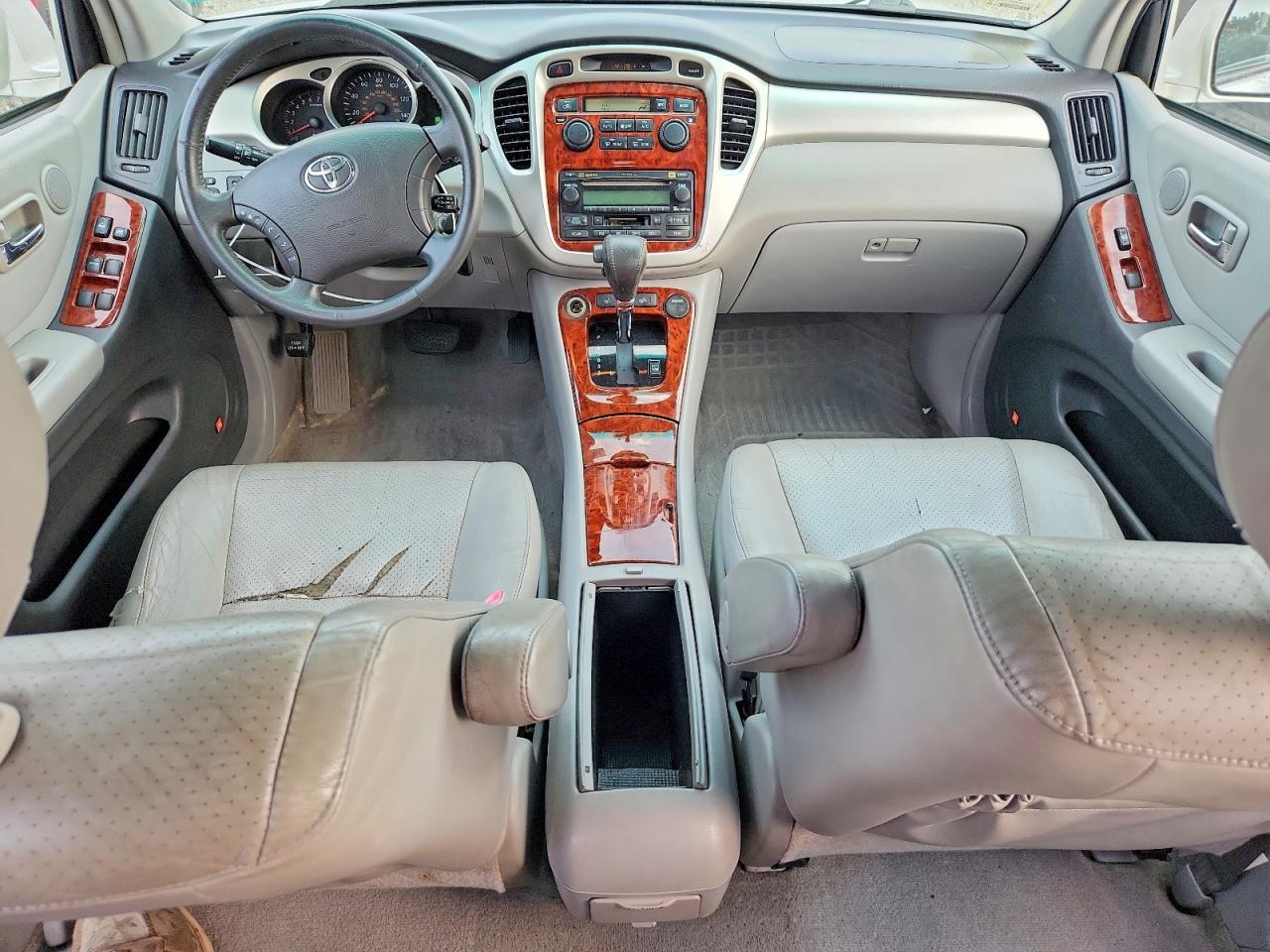 2004 TOYOTA HIGHLANDER