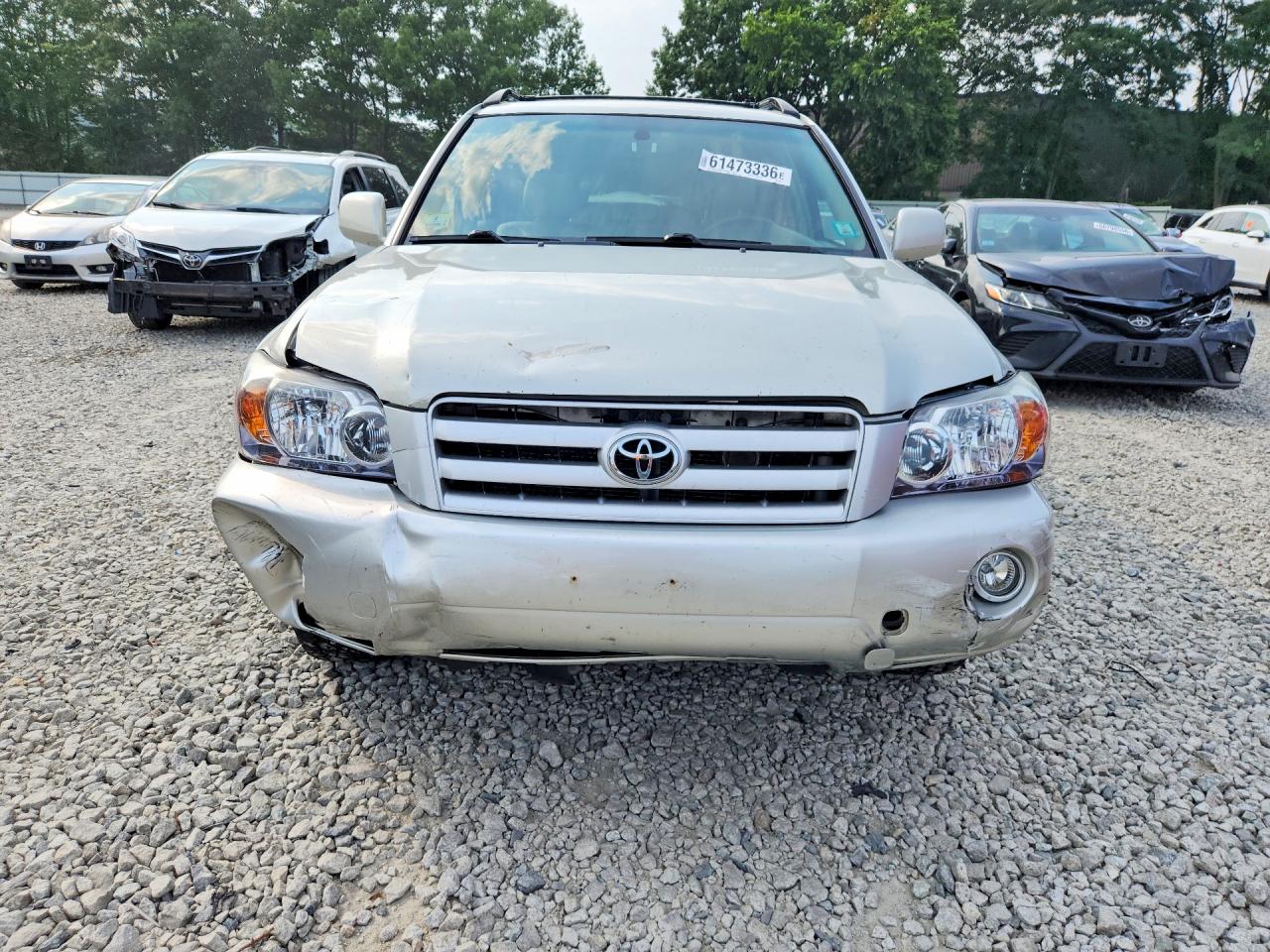 2004 TOYOTA HIGHLANDER