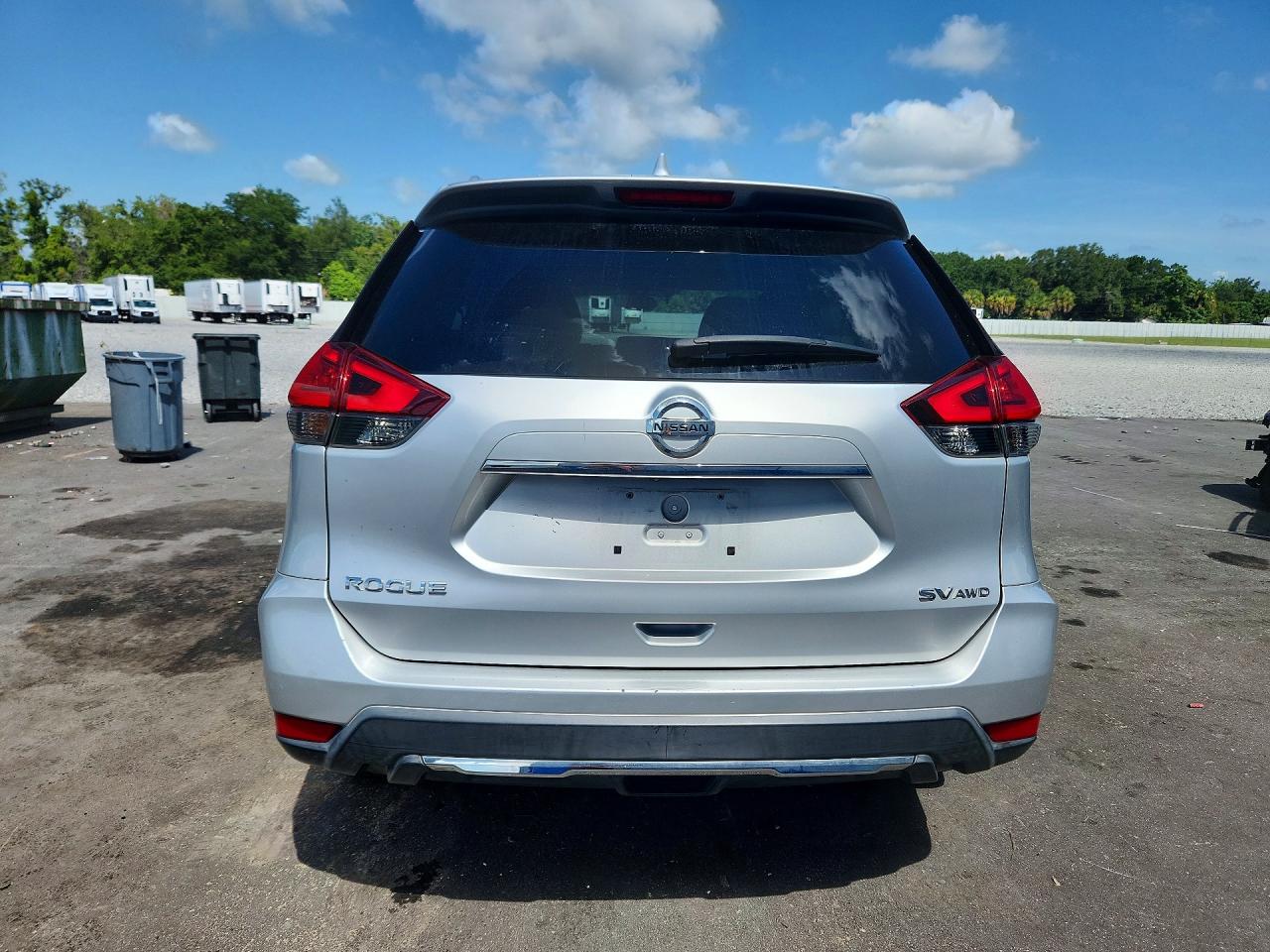2017 NISSAN ROGUE